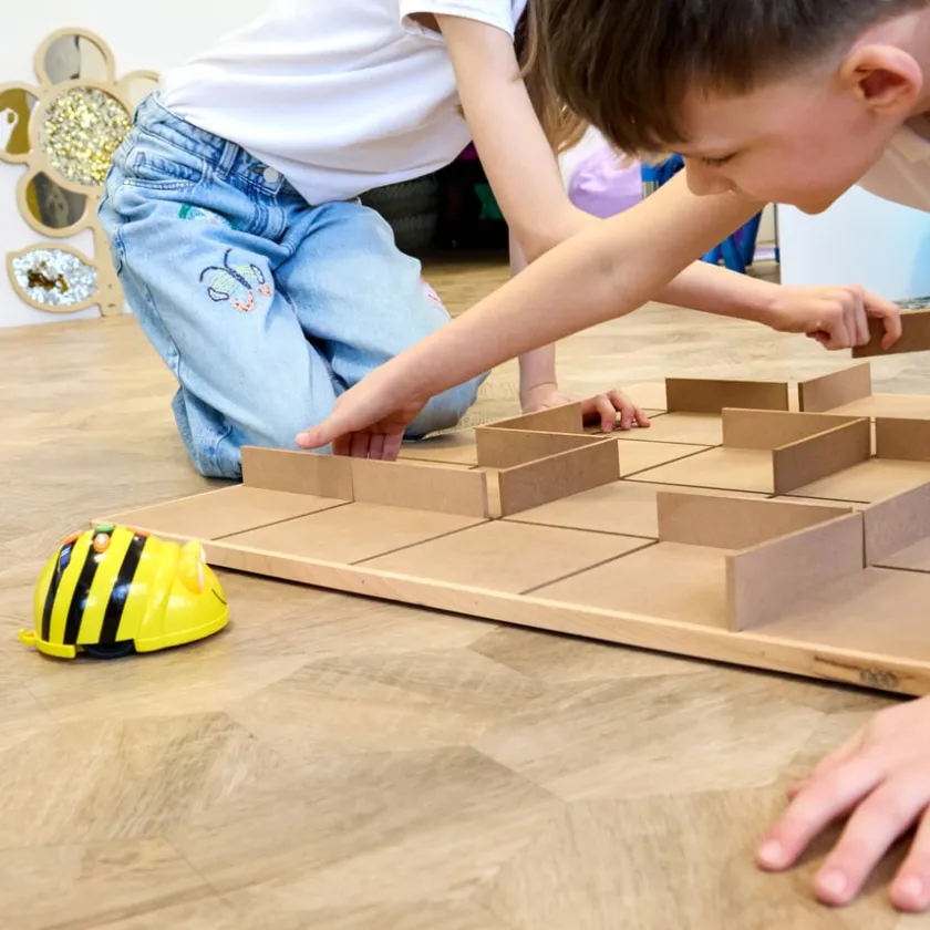 TTS Bee-Bot® and Blue-Bot® Changeable Maze Online